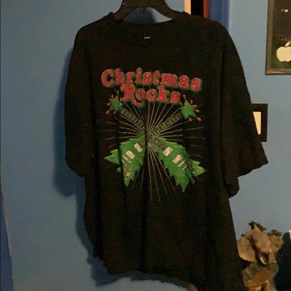 Men’s Black 2XL Christmas Rocks Tee Shirt